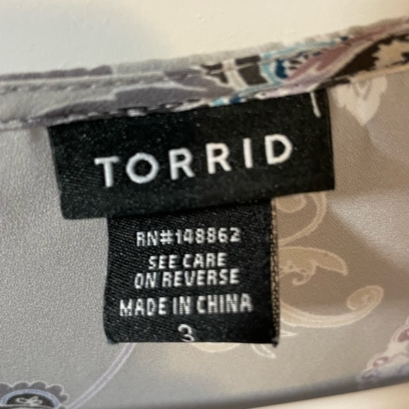 Torrid Women’s Plus Gray paisley blouse size 3x - Picture 4 of 5